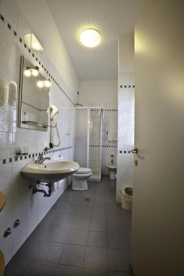 Hotel Nastro Azzurro Monguzzo Cameră foto